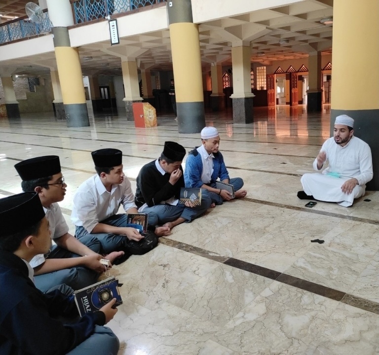 Dibimbing Langsung Oleh Syekh Bersanad