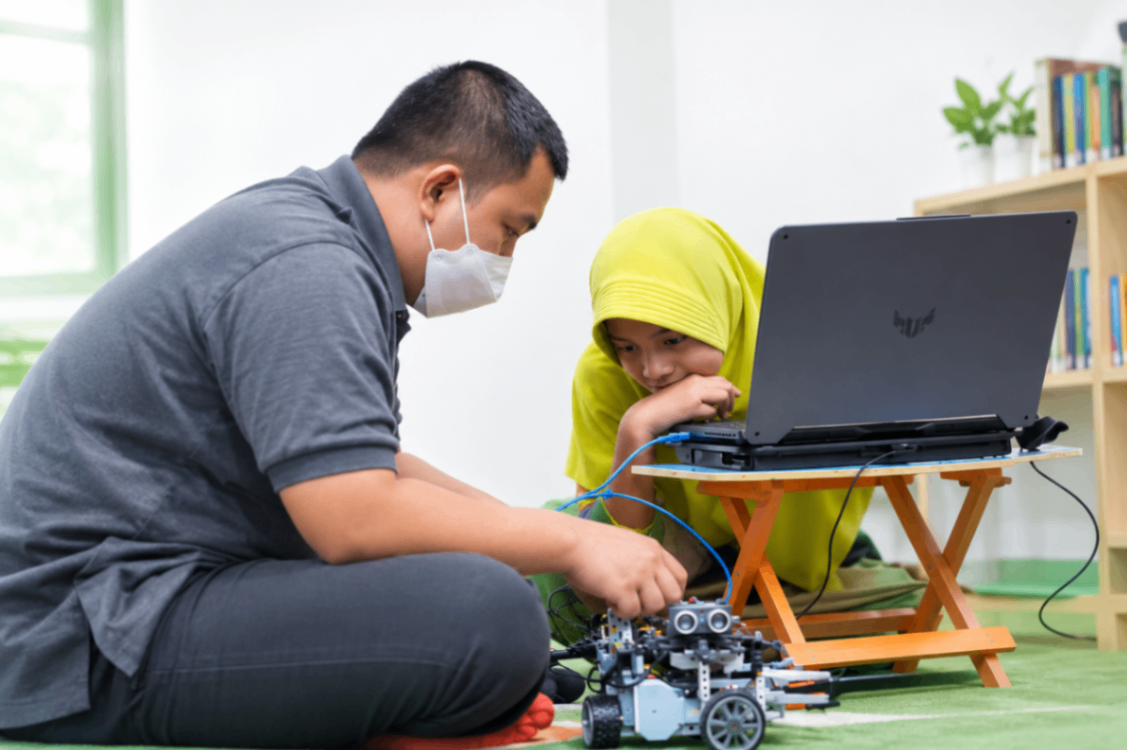 Mengenal Teknologi, Menciptakan Masa Depan: Membekali Siswa Al Lathif Islamic School di Era Digital